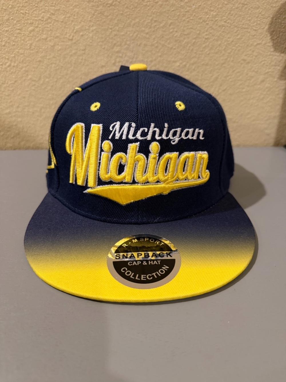 Michigan Wolverines Snapback Hat Navy/Yellow Gradient Brim NWT
